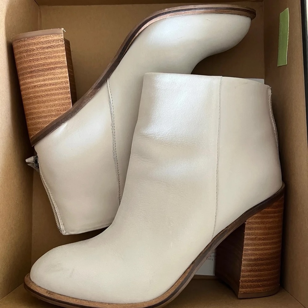 Kelsi Dagger Brooklyn Soft Cream Leather Stacked Heel Ankke Boots Size 10